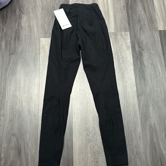 Lululemon pants /Wrinkle-free - Picture 4 of 4